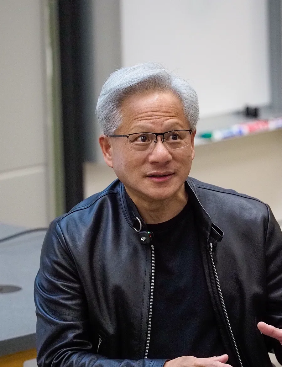 Jensen Huang, CEO da NVIDIA, falando em uma aula na Universidade Stanford